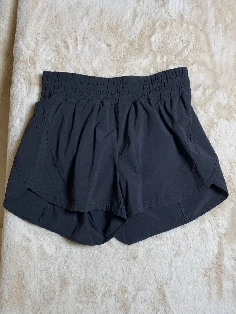 Lululemon black track shorts sz 8